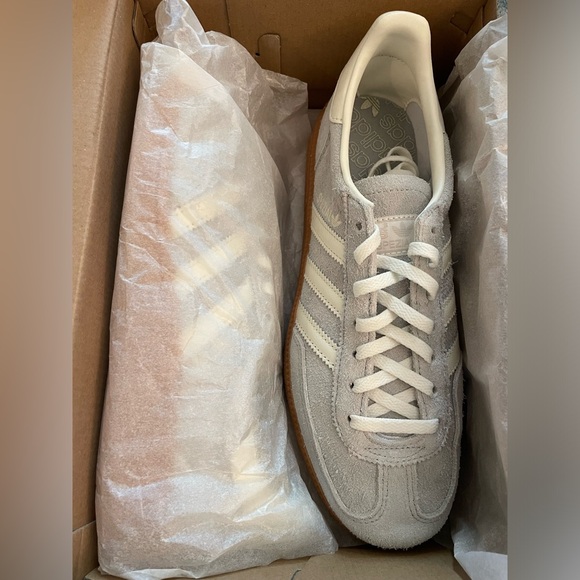 ADIDAS HANDBALL SPEZIAL
Wonder Silver, Off White & Gum - Picture 3 of 6